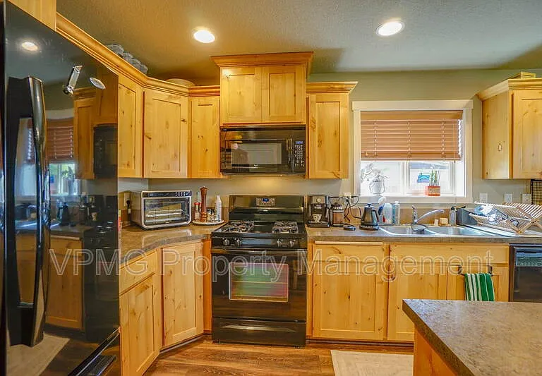 8814 NE 82nd Ave — Photo 9