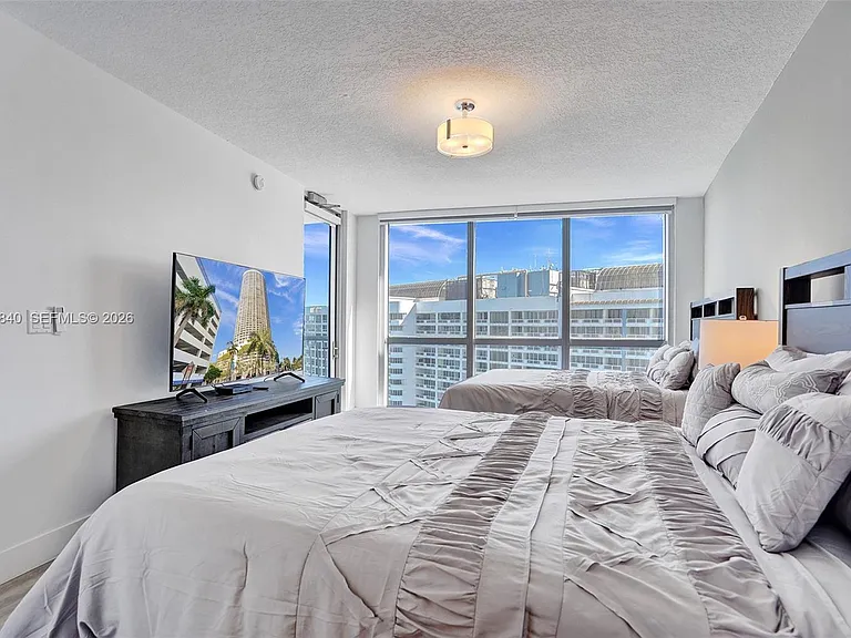1750 N Bayshore Dr #3802 — Photo 12