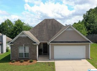 447 Camden Cove Cir, Calera, AL 35040