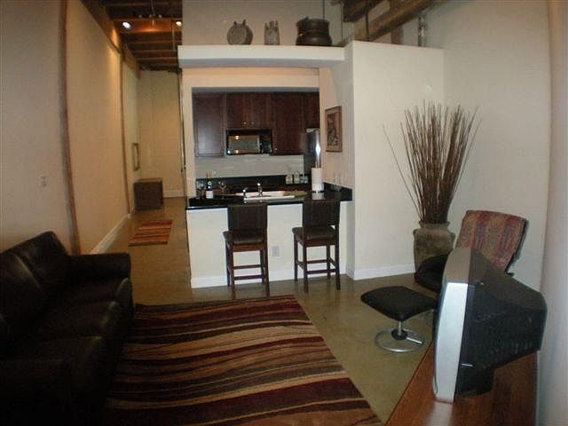 1st image of 815 Porter St APT 211