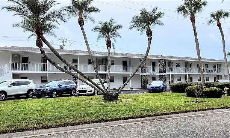 3900 Roxane Blvd #10B — Photo 1