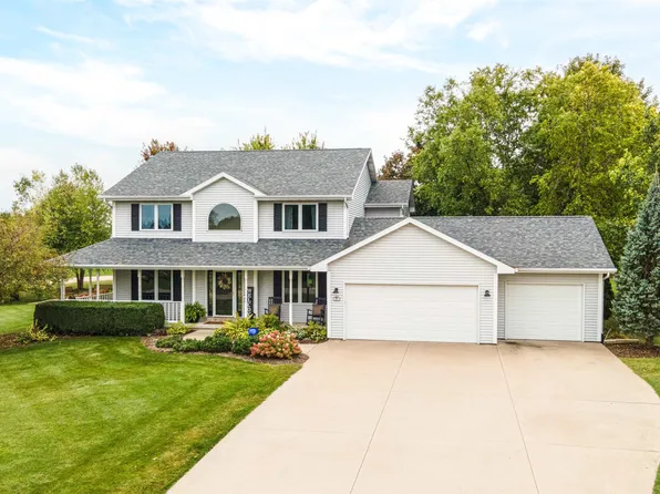 35 E Sunnyhill Ave, Oshkosh, WI 54902