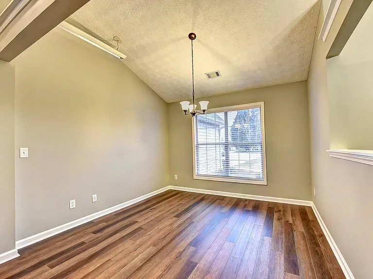 2010 Laurel Pointe Ln — Photo 13