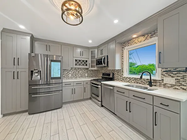 21 Calvi Ln Floor 1, Yonkers, NY 10701