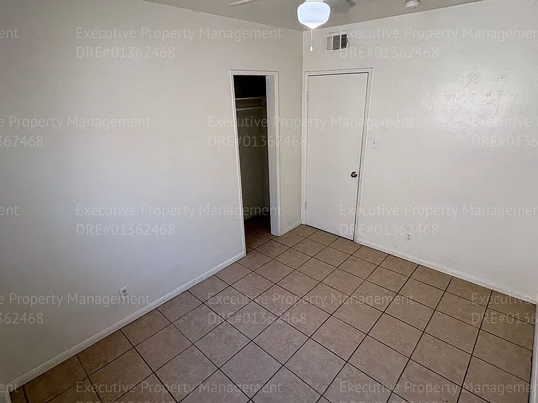 820 Moore St — Photo 27