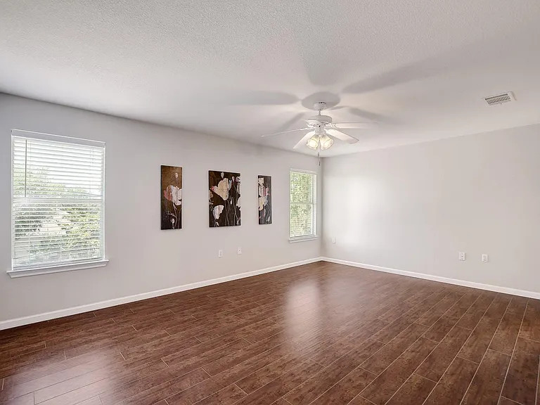 5713 Abby Ann Ln — Photo 10