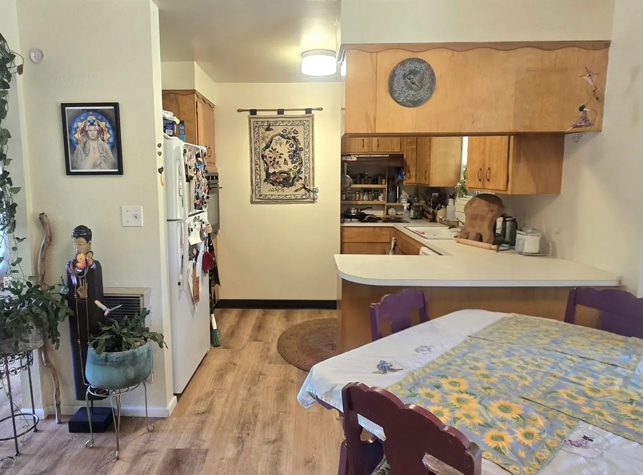 2 bed, 1000 sqft, $1,325 — Photo 3