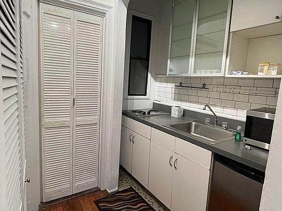 3rd image of 339 E 85th St APT 2D