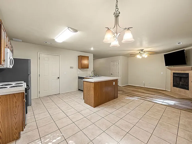 2351 W Skyler Dr — Photo 9
