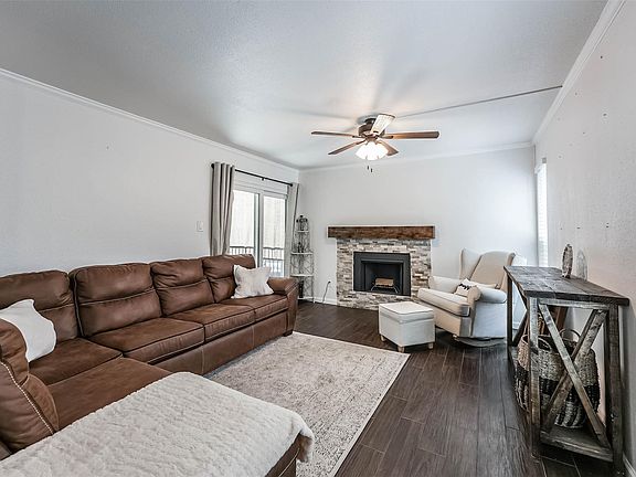 4th image of 18515 Egret Bay Blvd APT 907