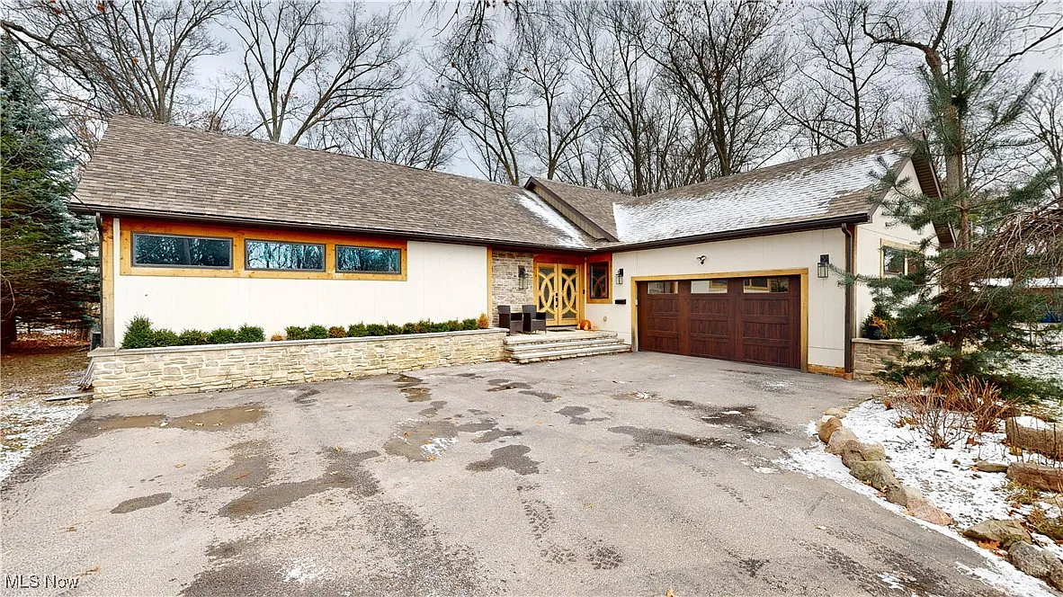 25254 Wolf Rd photo 1