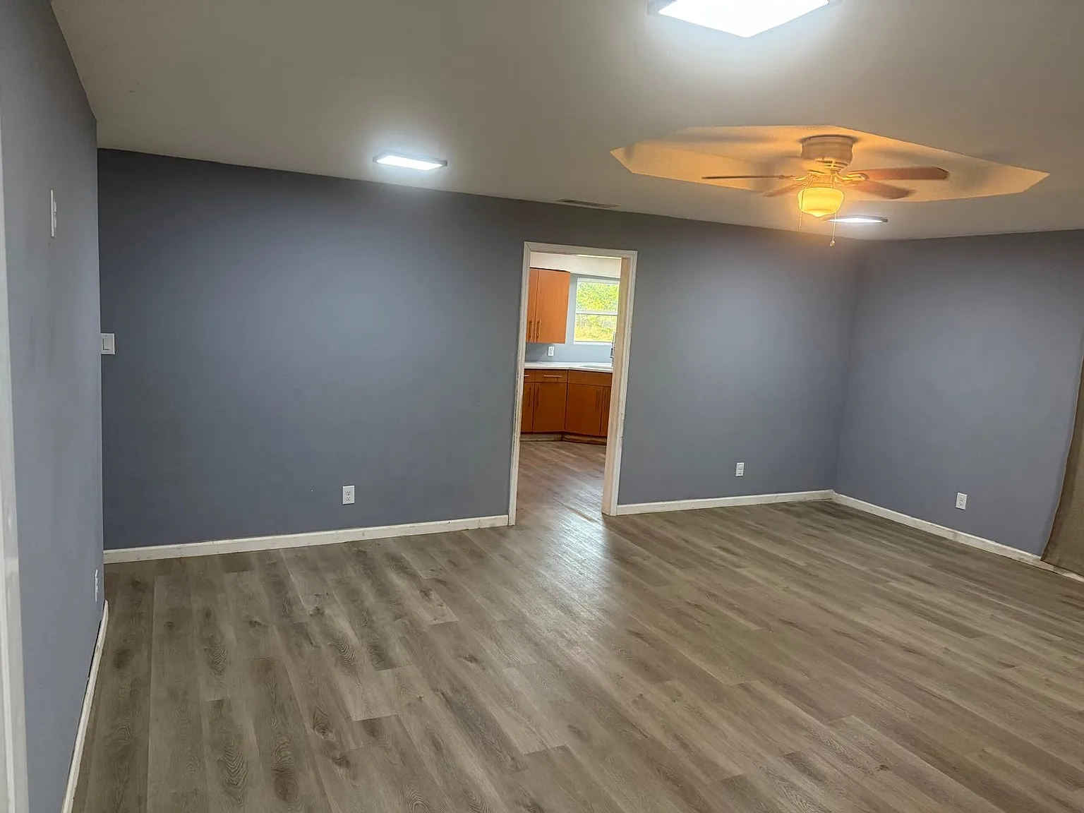 3 bed, 1392 sqft, $2,000 — Photo 2