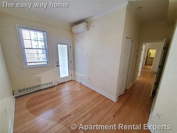 4th image of 65 Langdon St APT 10