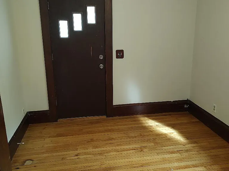 Central St — Photo 16