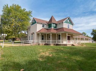 200 E 1st St, Belle, MO 65013