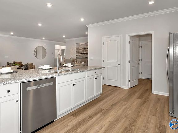 5th image of 102 Oak Fletcher Dr