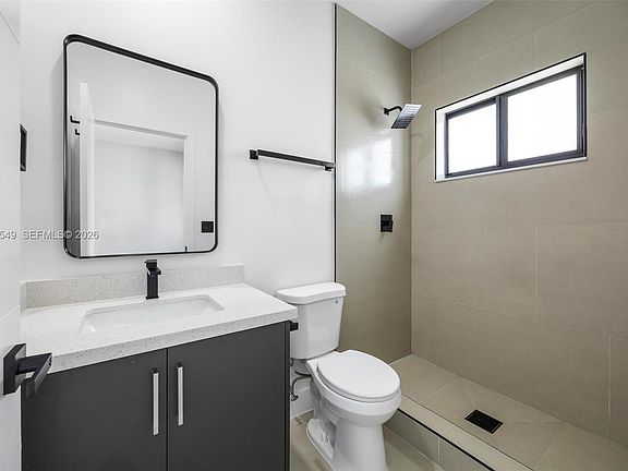 5th image of 601 NW 3rd Ave Unit 1