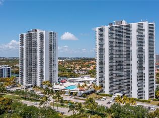 3675 N Country Club Dr APT 204, Aventura, FL