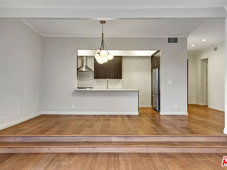1260 S Beverly Glen Blvd #304 — Photo 9