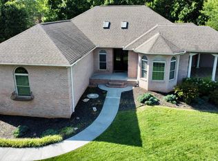900 Riverchase Rd, Lenoir City, TN 37772