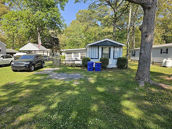 3rd image of 28367 Cherokee Ave