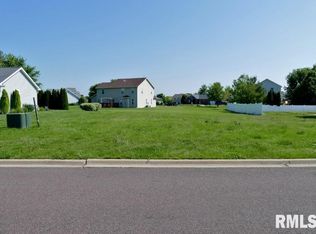 1325 Cedar Lake Dr, Metamora, IL 61548