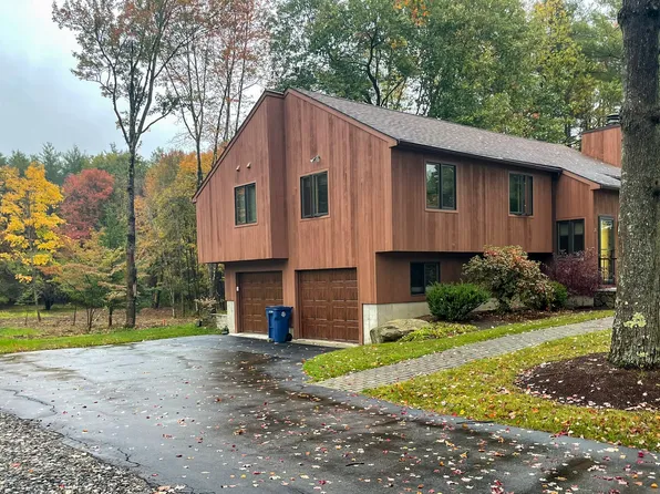 20 Isaac Lucas Cir, Dover, NH 03820