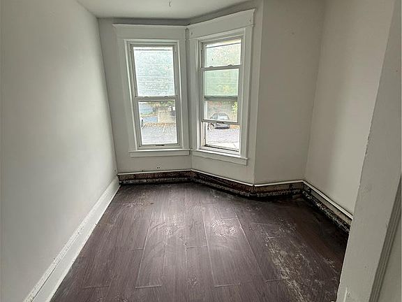 3rd image of 103 Washington St