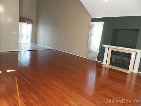 5th image of 16655 Waverly Cir