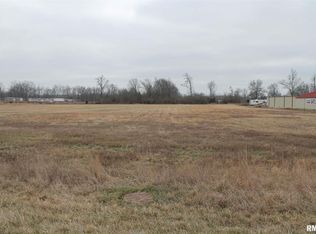 7 Donna Dr, Carterville, IL 62918