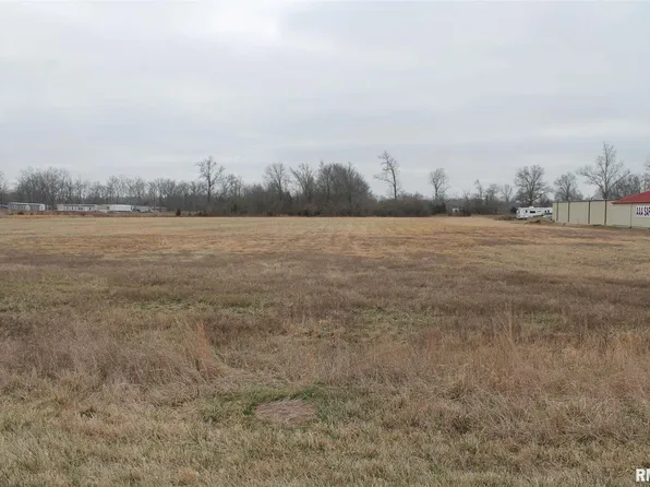 7 Donna Dr, Carterville, IL 62918