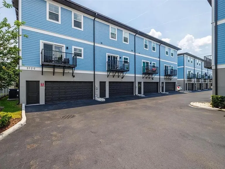 3120 W Azeele St #1 — Photo 3