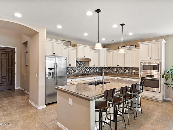 4th image of 475 E Torrey Pines Place