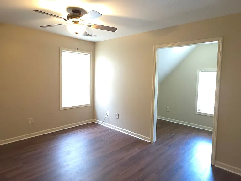 237 Ascott Ln — Photo 6