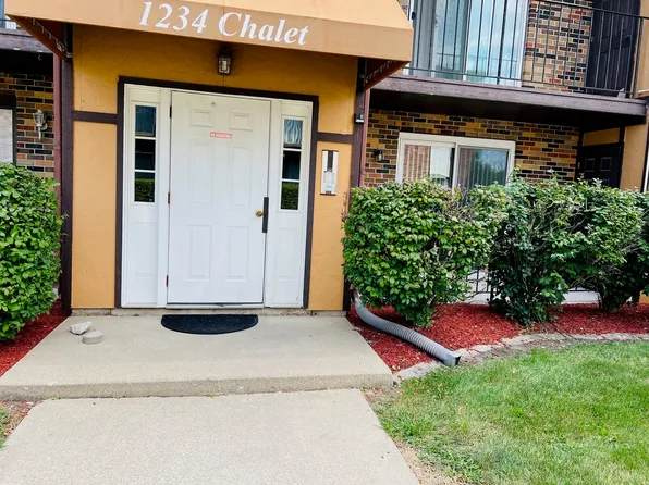 1234 Chalet Rd APT 102, Naperville, IL 60563