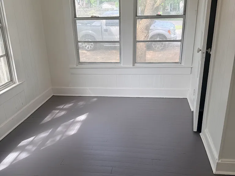 1006 Depot St — Photo 6