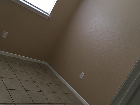 3rd image of 1216 Walt Morgan Cir