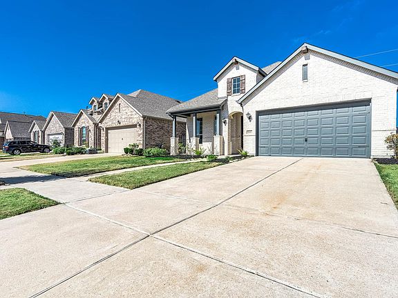 3rd image of 2111 Blackhawk Ridge Ln