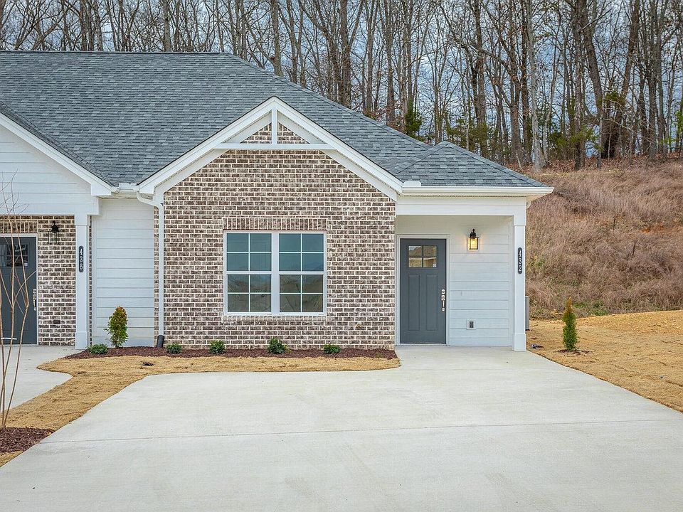 1st image of 304 NE Bellingham Dr