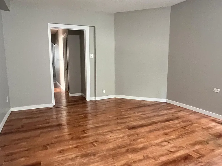815 Sherburne Ave #2 — Photo 3