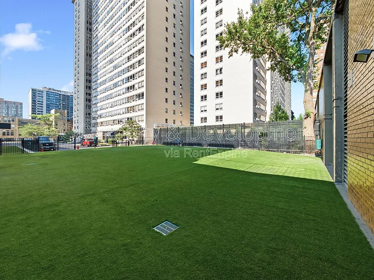 655 W Irving Park Rd #3513 — Photo 15