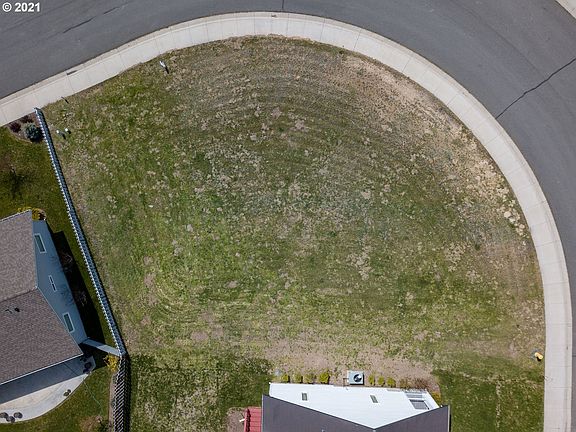 4th image of 710 W Fairway Dr