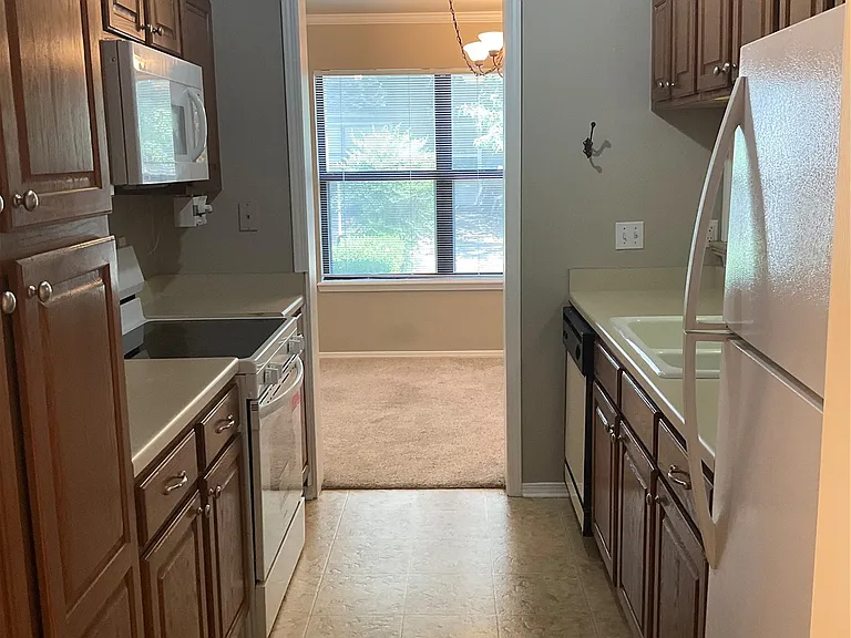 2236 W Quantico St — Photo 13