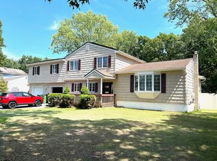 16 Pinedale Ave, Egg Harbor Township, NJ 08234