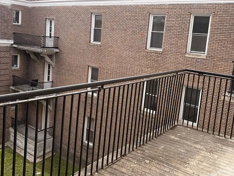 The Woodrow at 300 E 30th Street — Photo 43