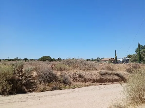 10082 Eaby Rd, Phelan, CA 92371