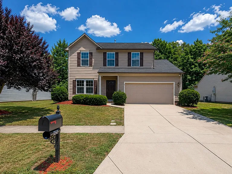 4424 Roundwood Ct — Photo 1