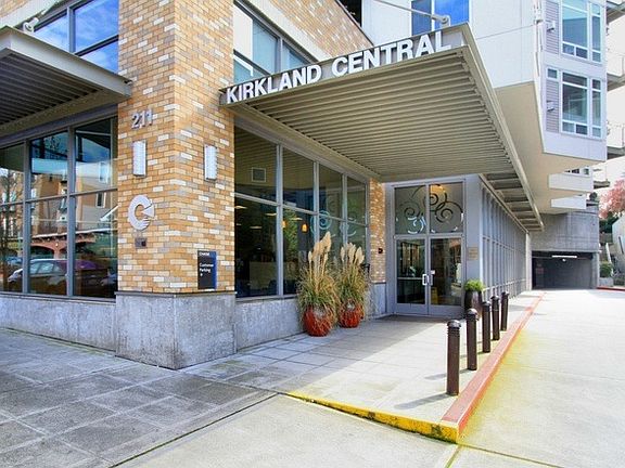 3rd image of 211 Kirkland Ave APT 305