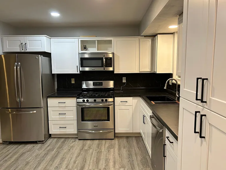 1758 Berkeley Rd — Photo 3