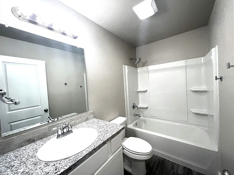 13705 Avenue Q — Photo 7